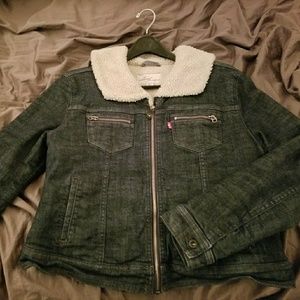 Levi's Cropped Sherpa Trucker